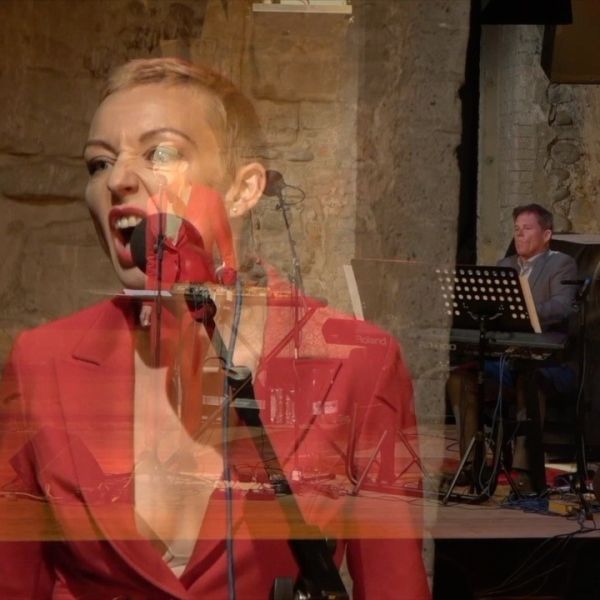 🎶 Am Samstag, 25. Oktober 2025, öffnet der Gasthof Kreuz Egerkingen seine Türen für einen unvergesslichen Abend! 
Lassen Sie sich von den musikalischen Geschichten von PASDICI entführen 🎻🎤, während Sie köstliche, mehrgängige Menüs geniessen – ob fleischliebend oder vegan, für jeden Geschmack ist etwas dabei. 
Tauchen Sie ein in eine Welt voller Genuss und Melodien, die Ihre Sinne verzaubern wird. ✨ Reservieren Sie Ihren Platz und erleben Sie einen Abend, der lange in Erinnerung bleibt! 📅
https://kreuz.plus/project/klang-kulinarik-pasdici-gasthof-kreuz-egerkingen/
#gasthofkreuz #pasdici #musikalischegeschichten #genussmomente #vegan